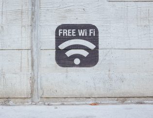 Cartel de punto de acceso wifi gratis
